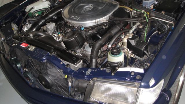 1987 Blue Mercedes-Benz 500-Series Coupe