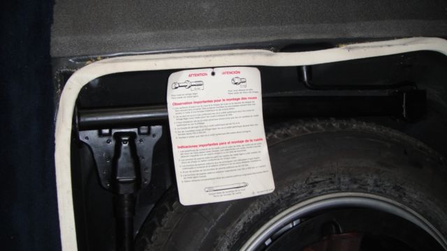 1987 Blue Mercedes-Benz 500-Series Coupe