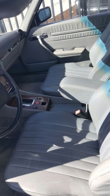 1987 White Mercedes-Benz SL-Class