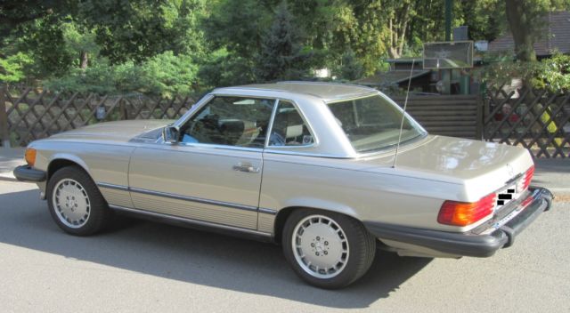 1987 Silver Mercedes-Benz SL-Class Convertible