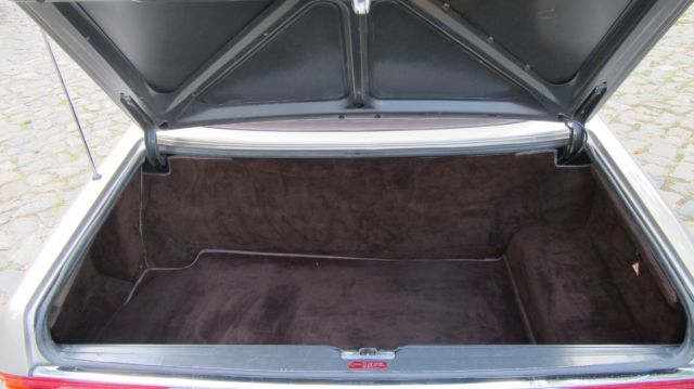 1987 Silver Mercedes-Benz SL-Class Convertible