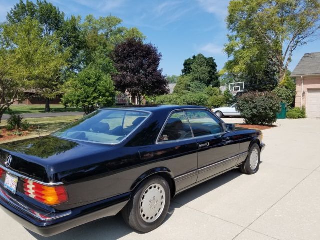 1989 Black Mercedes-Benz 500-Series Coupe