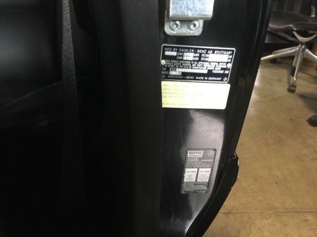 1989 Black Mercedes-Benz 500-Series Coupe