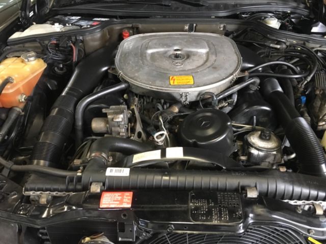 1989 Black Mercedes-Benz 500-Series Coupe