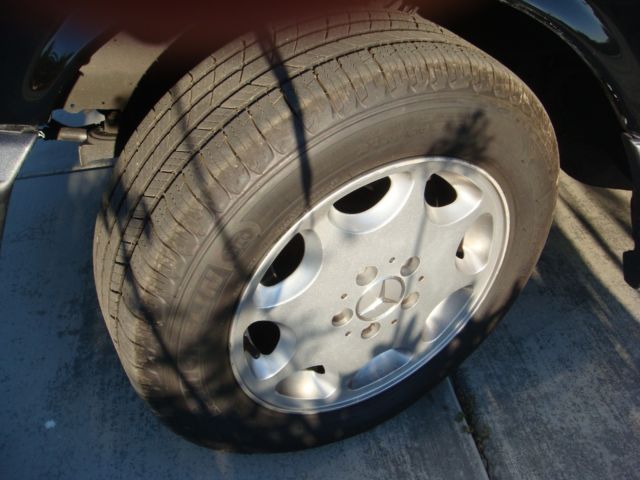 1989 NEWLY PAINTED BLACK Mercedes-Benz 500-Series Sedan