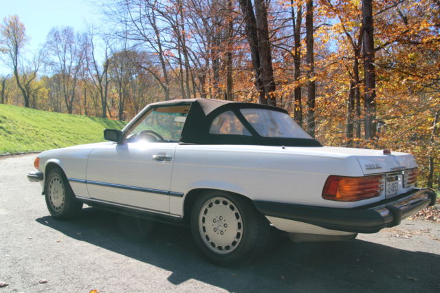 1989 White Mercedes-Benz SL-Class Convertible
