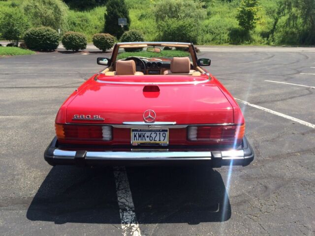 1986 Red Mercedes-Benz 500-Series Convertible