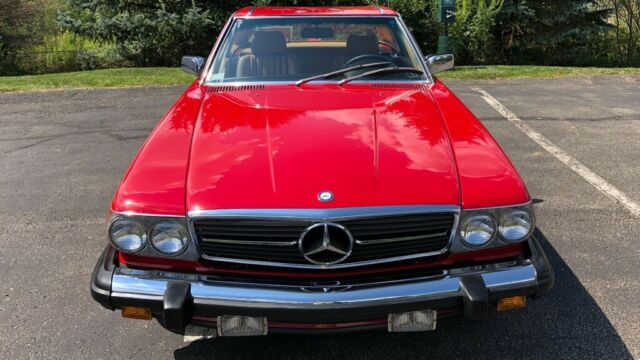 1986 Red Mercedes-Benz 500-Series Convertible