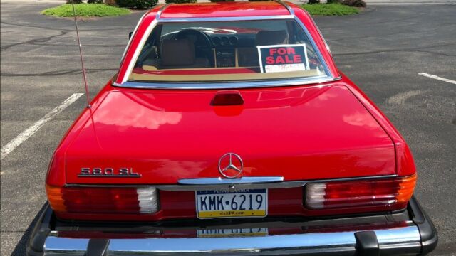 1986 Red Mercedes-Benz 500-Series Convertible
