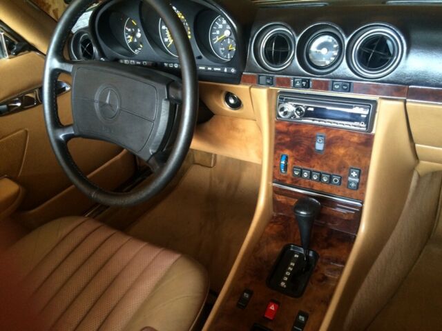 1986 Red Mercedes-Benz 500-Series Convertible