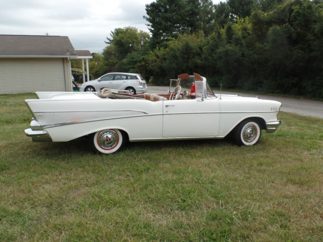1957 White Chevrolet Bel Air/150/210 Convertible