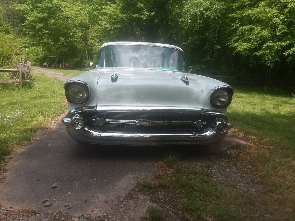 1957 White Chevrolet Bel Air/150/210 Hard Top