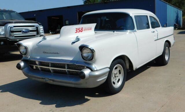 1957 White Chevrolet Bel Air/150/210