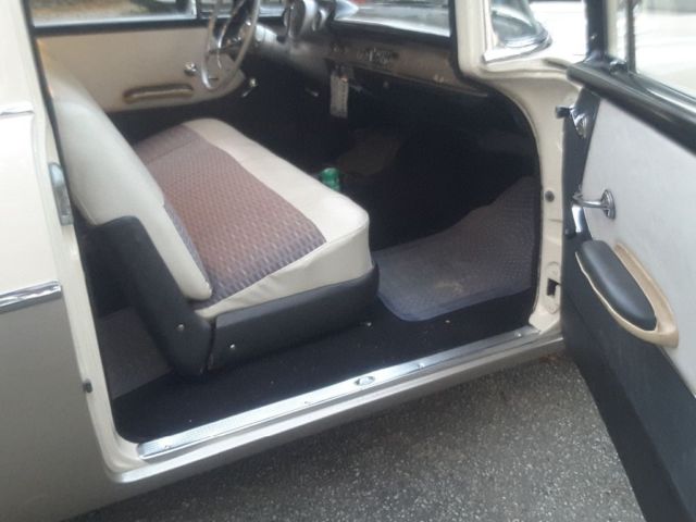 1957 Beige/ silver Chevrolet Bel Air/150/210 Sedan