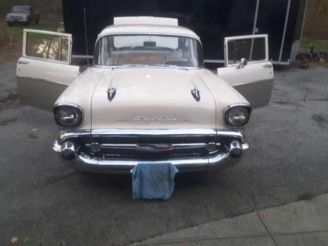 1957 Beige/ silver Chevrolet Bel Air/150/210 Sedan