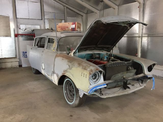 1957 primer Chevrolet Bel Air/150/210