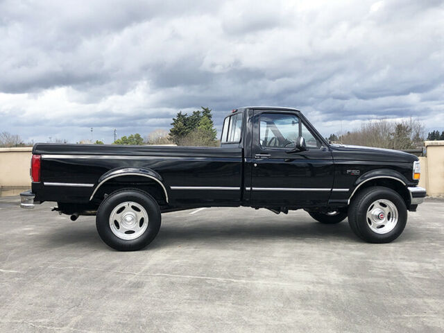 1994 Black Ford F-150 Pickup