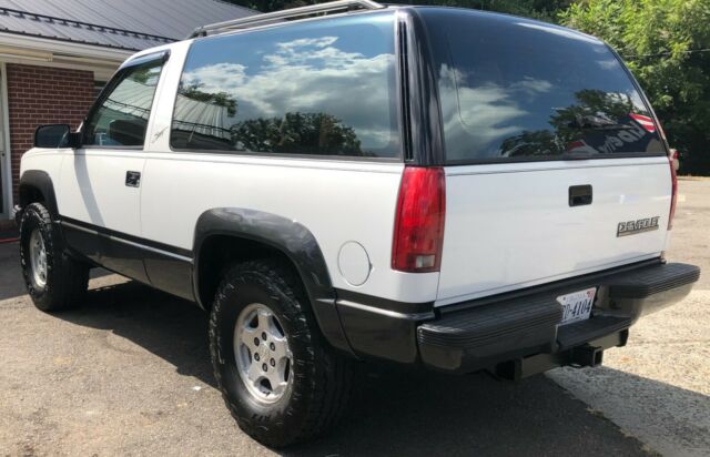 1993 White Chevrolet Blazer SUV