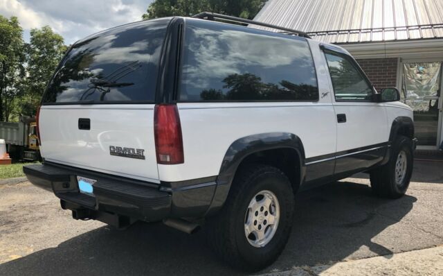 1993 White Chevrolet Blazer SUV