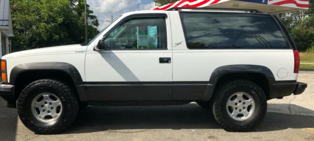 1993 White Chevrolet Blazer SUV