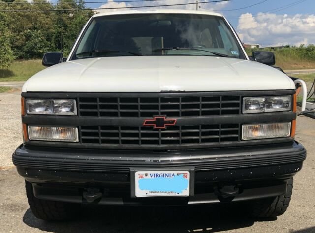 1993 White Chevrolet Blazer SUV