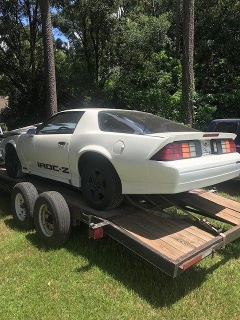 1990 White Chevrolet Camaro Coupe