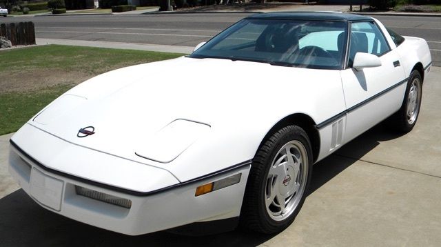 1989 White Chevrolet Corvette Coupe