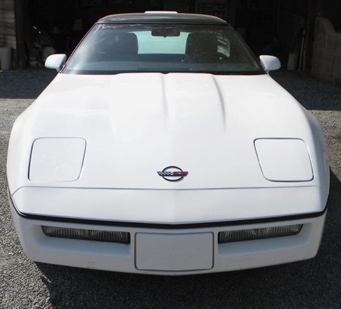 1989 White Chevrolet Corvette Coupe