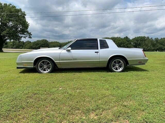 1987 Silver Chevrolet Monte Carlo Coupe