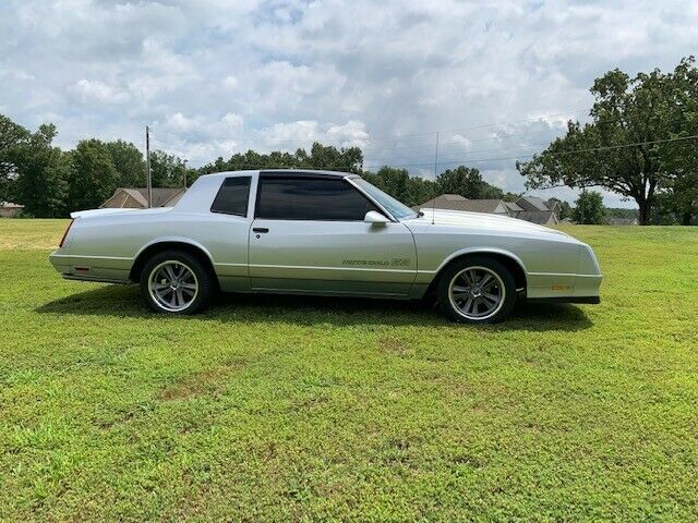 1987 Silver Chevrolet Monte Carlo Coupe