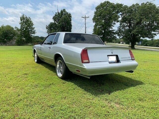 1987 Silver Chevrolet Monte Carlo Coupe