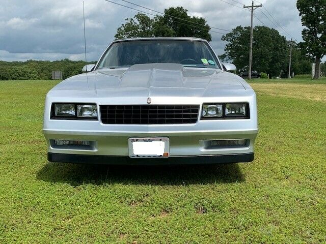 1987 Silver Chevrolet Monte Carlo Coupe