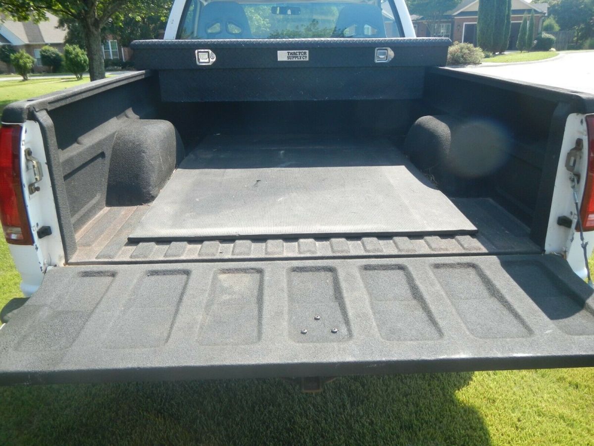 1988 White Chevrolet C/K Pickup 1500 Pickup Truck