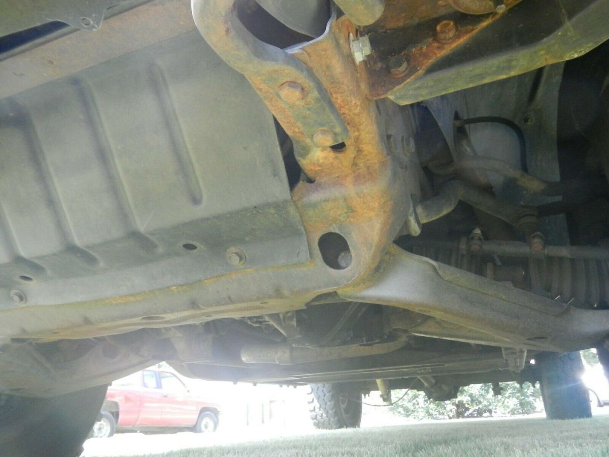 1988 White Chevrolet C/K Pickup 1500 Pickup Truck