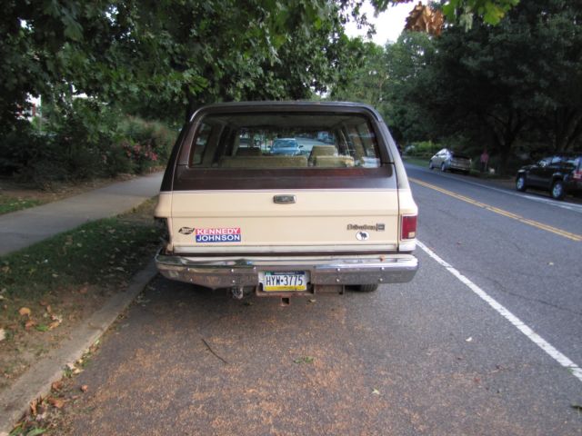 1984 Brown/Tan Chevrolet Suburban Wagon