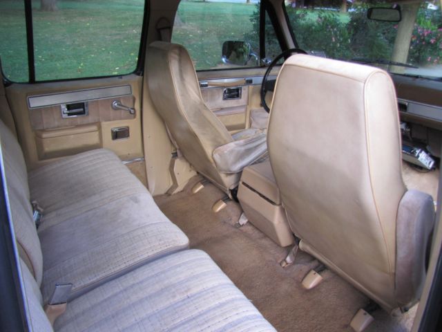1984 Brown/Tan Chevrolet Suburban Wagon