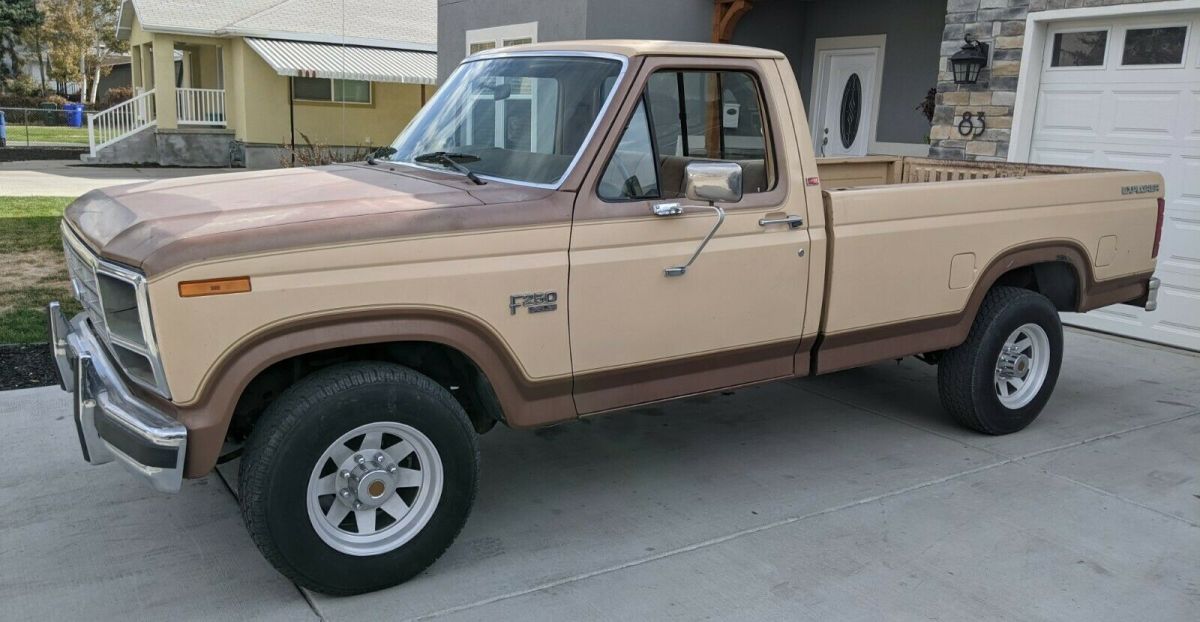 1985 Ford F-250 Standard Cab Pickup