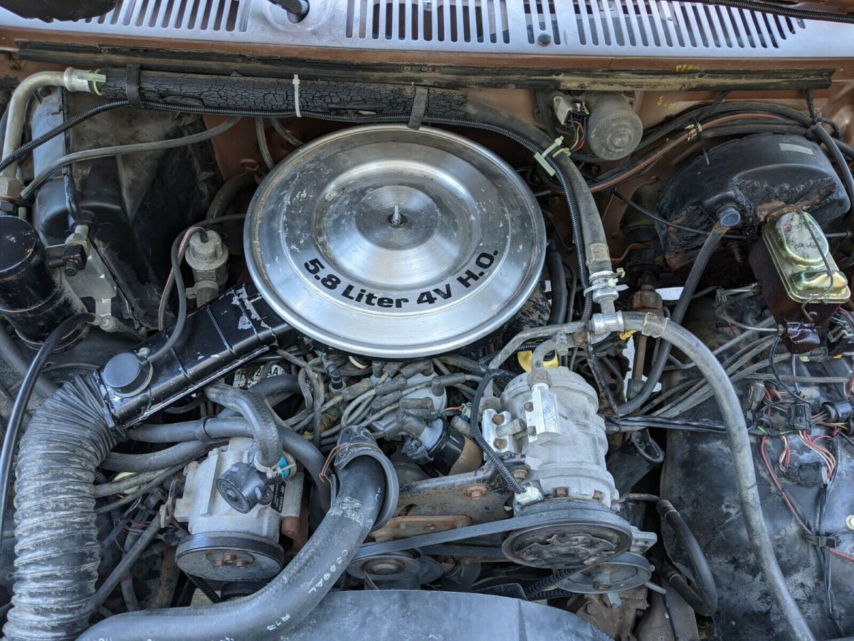 1985 Ford F-250 Standard Cab Pickup