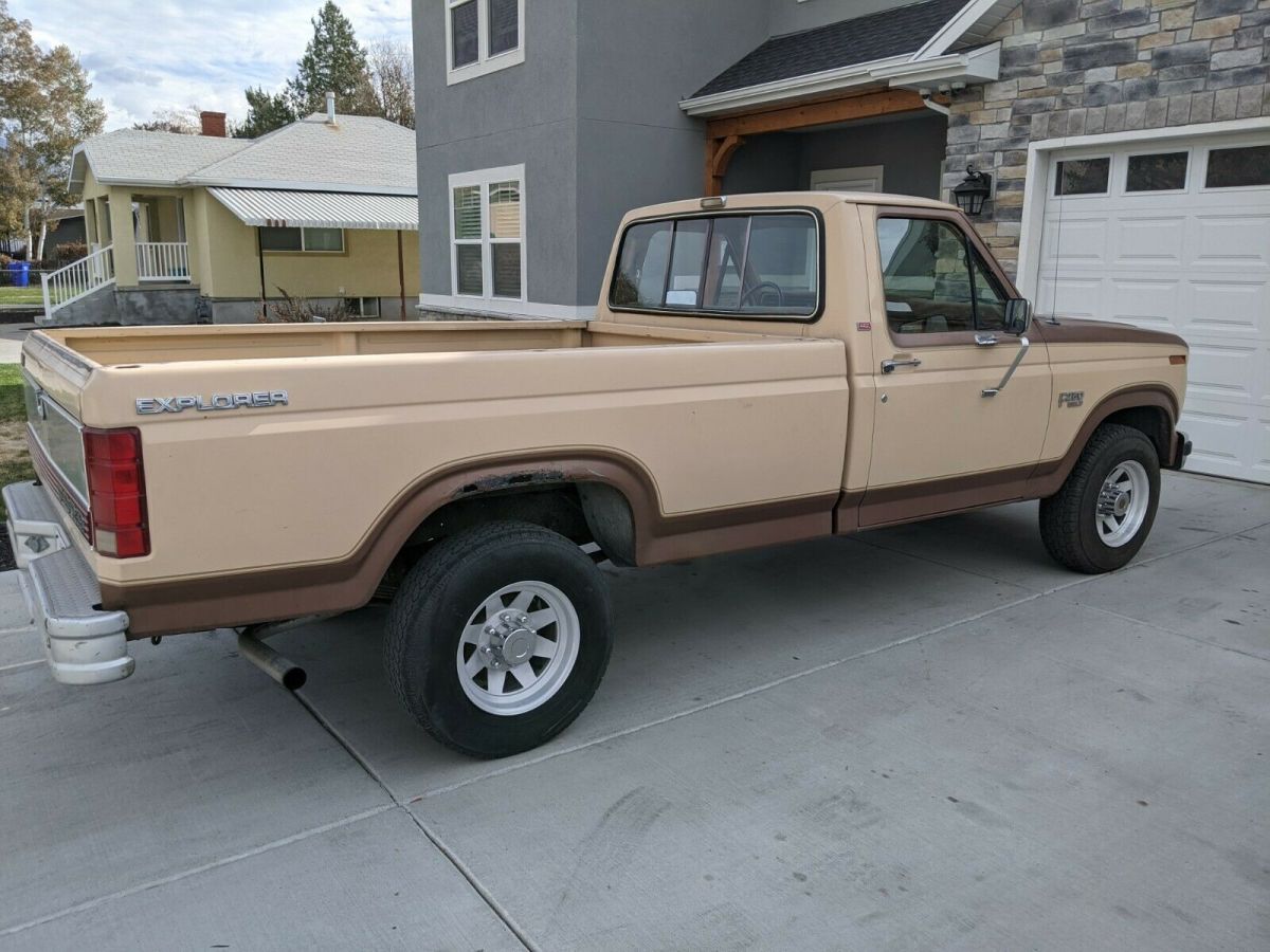 1985 Ford F-250 Standard Cab Pickup