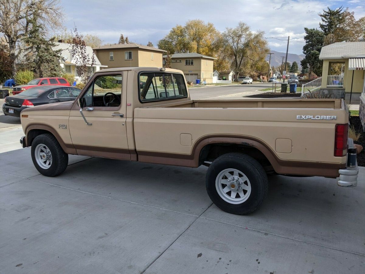 1985 Ford F-250 Standard Cab Pickup