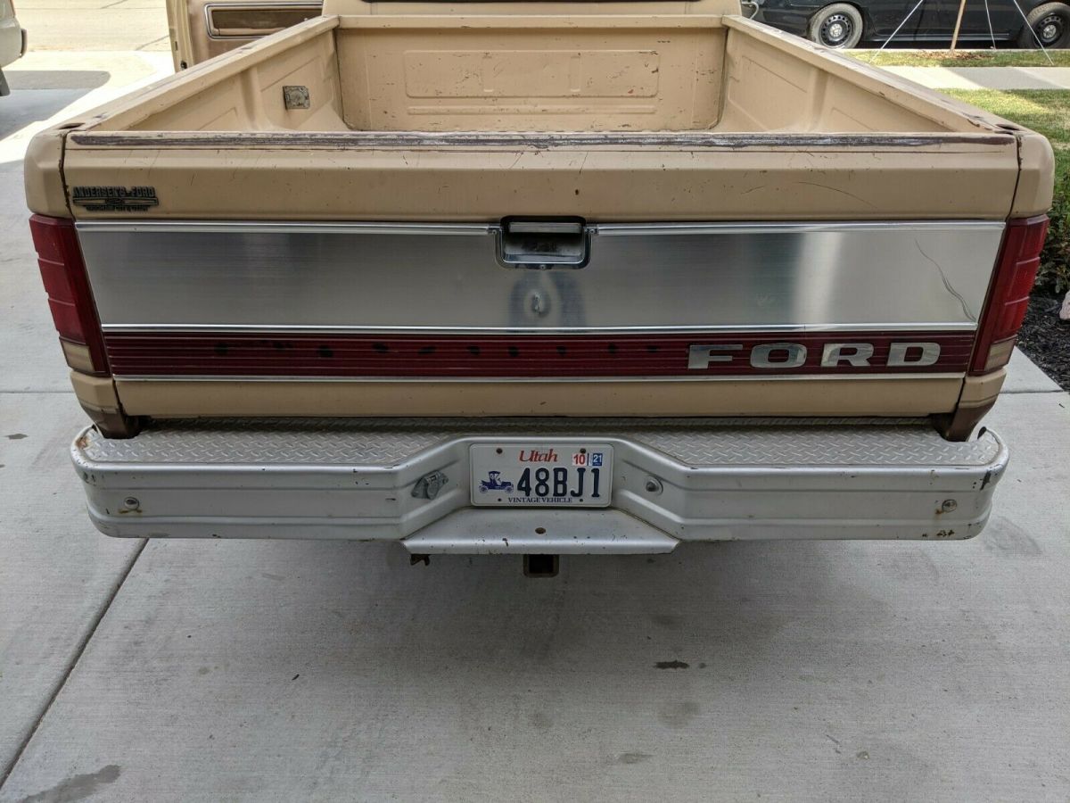 1985 Ford F-250 Standard Cab Pickup