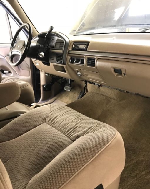 1993 Blue Ford Bronco SUV