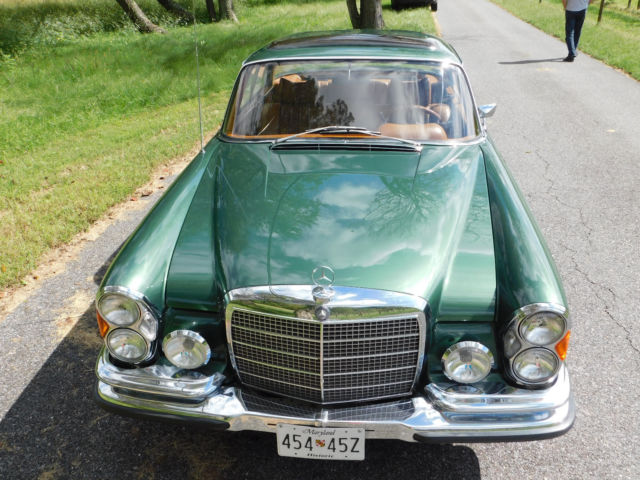 1970 Mercedes-Benz 200-Series