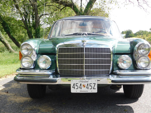 1970 Mercedes-Benz 200-Series