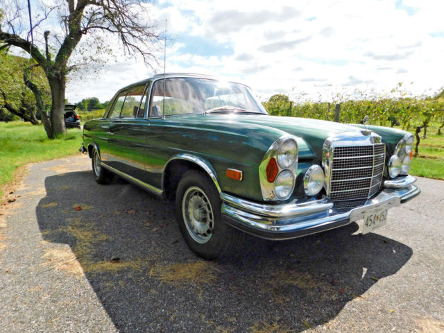 1970 Mercedes-Benz 200-Series