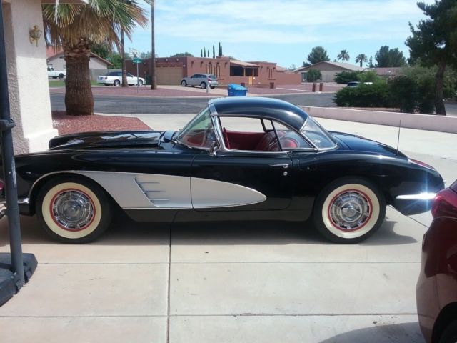 1960 BLACK/SILVER COVES Chevrolet Corvette