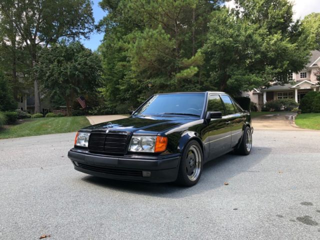 1993 040 Black Mercedes-Benz 500-Series Sedan