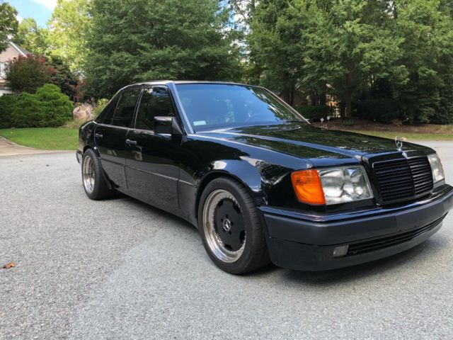 1993 040 Black Mercedes-Benz 500-Series Sedan