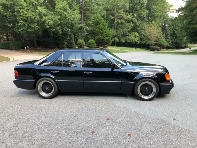 1993 040 Black Mercedes-Benz 500-Series Sedan