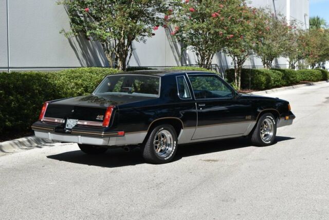 1987 Black Oldsmobile 442 Coupe